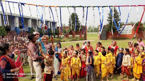 एसएफ डीएवी में धूमधाम से मनायी गयी श्रीकृष्ण जन्माष्टमी एसएफ डीएवी में धूमधाम से मनायी गयी श्रीकृष्ण जन्माष्टमी