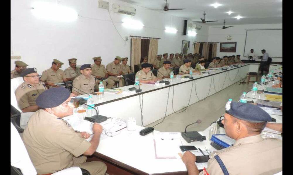 दंगों को रोककर हम साम्प्रदायिक सौहार्द बनाये रखने में कामयाब रहे : पुलिस महानिदेशक