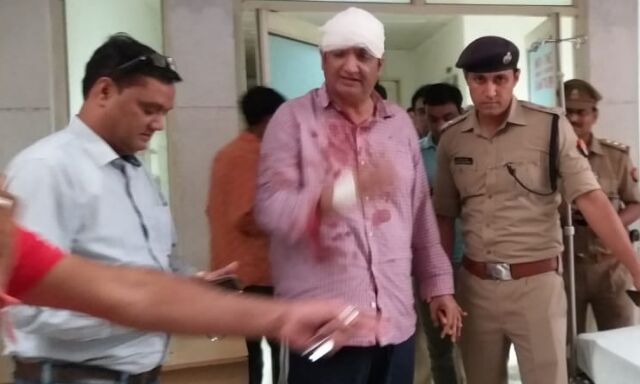 आईपीएस राजीव मल्होत्रा सड़क दुर्घटना में घायल, आगरा-लखनऊ हाइवे पर हुआ हादसा आईपीएस राजीव मल्होत्रा सड़क दुर्घटना में घायल, आगरा-लखनऊ हाइवे पर हुआ हादसा