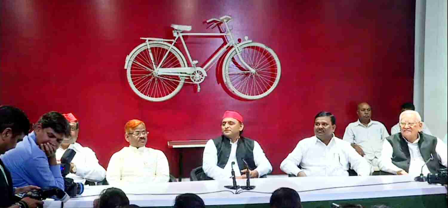 Live ~ समाजवादी पार्टी अध्यक्ष अखिलेश यादव की प्रेस वार्ता