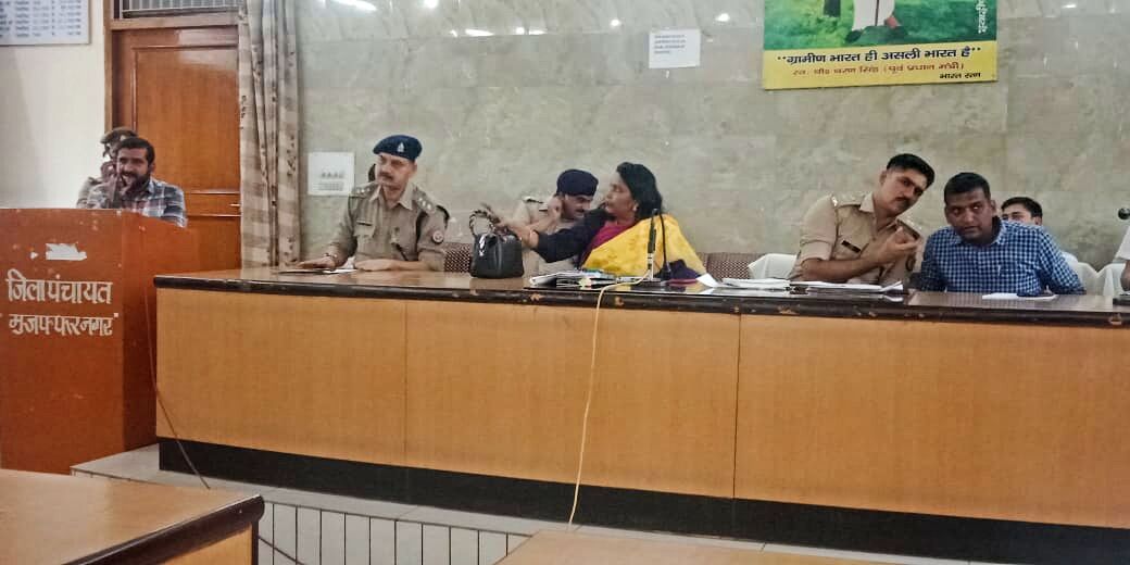 ईद उल अज़हा का त्यौहार मिलजुल कर मनाने की कलेक्टर और कप्तान की कोशिश ईद उल अज़हा का त्यौहार मिलजुल कर मनाने की कलेक्टर और कप्तान की कोशिश