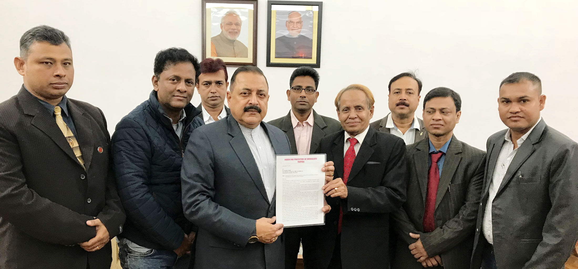 A delegation of Tripura journalists calling on the Minister of State for Development of North Eastern Region (I/C), Prime Minister’s Office, Personnel, Public Grievances & Pensions, Atomic Energy and Space, Dr. Jitendra Singh, in New Delhi on