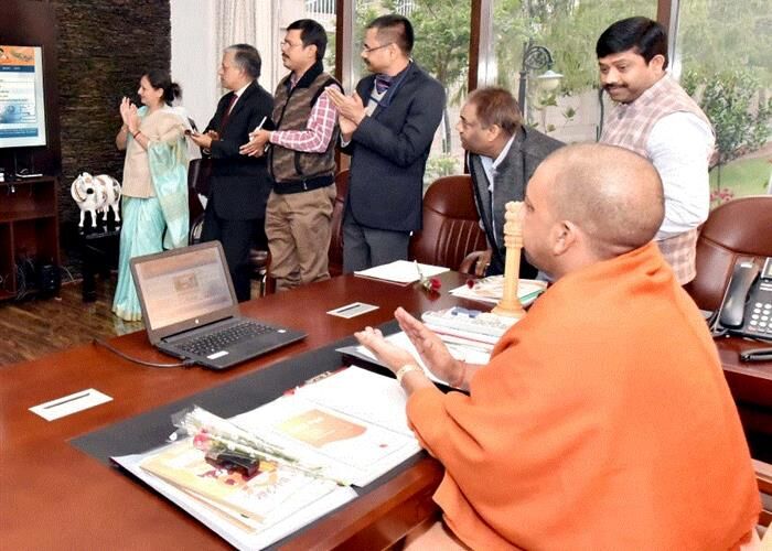 मुख्यमंत्री ने आॅनलाइन रजिस्ट्री की व्यवस्था का शुभारम्भ किया