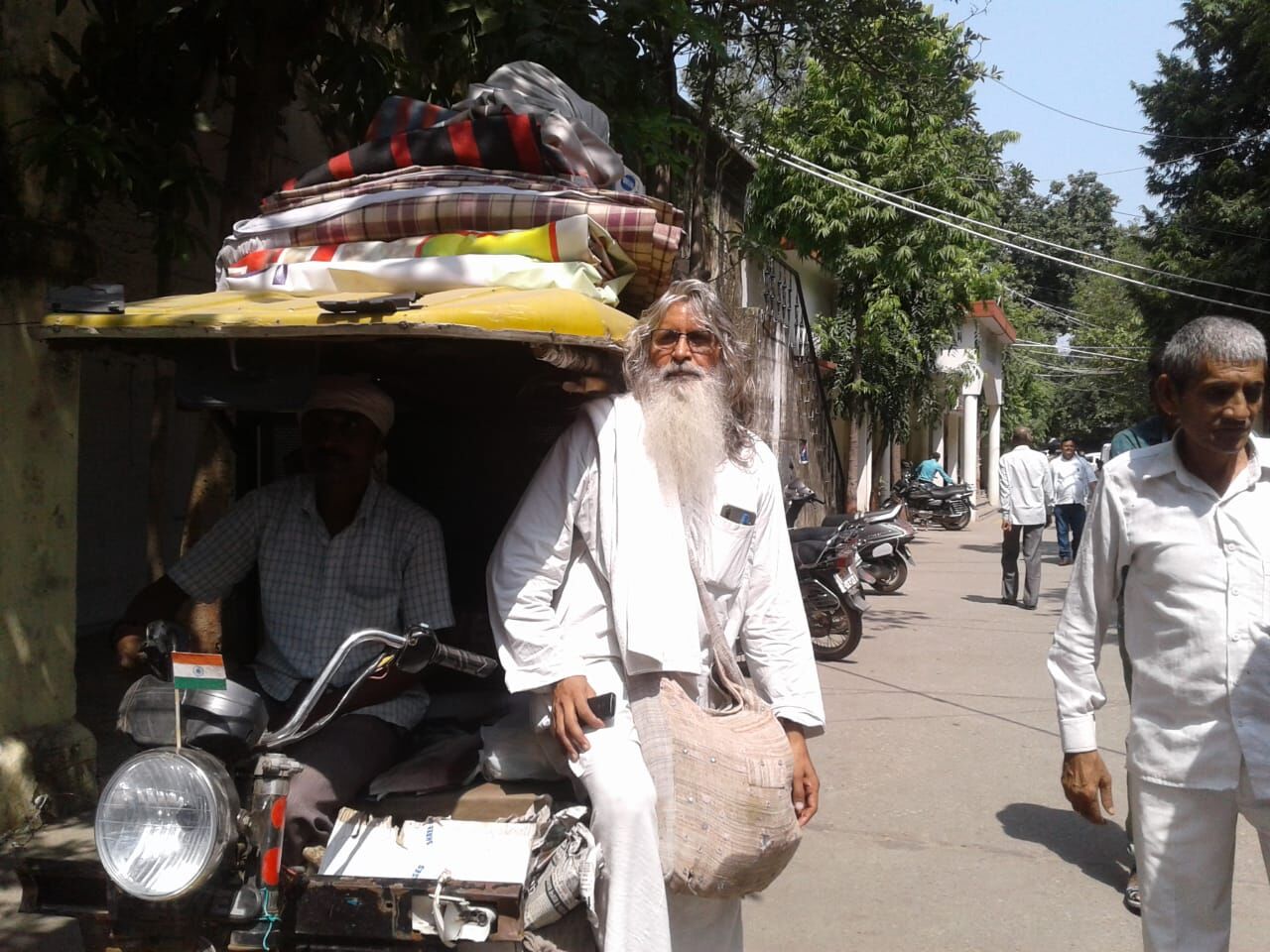 जिलाधिकारी के आदेश पर पिछले 24 साल से चल रहा मास्टर विजय सिंह का धरना समाप्त जिलाधिकारी के आदेश पर पिछले 24 साल से चल रहा मास्टर विजय सिंह का धरना समाप्त