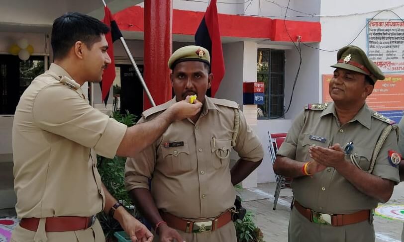 मुजफ्फरनगर के थानों में गूंज रहा- HAPPY BIRTH DAY TO YOU मुजफ्फरनगर के थानों में गूंज रहा- HAPPY BIRTH DAY TO YOU