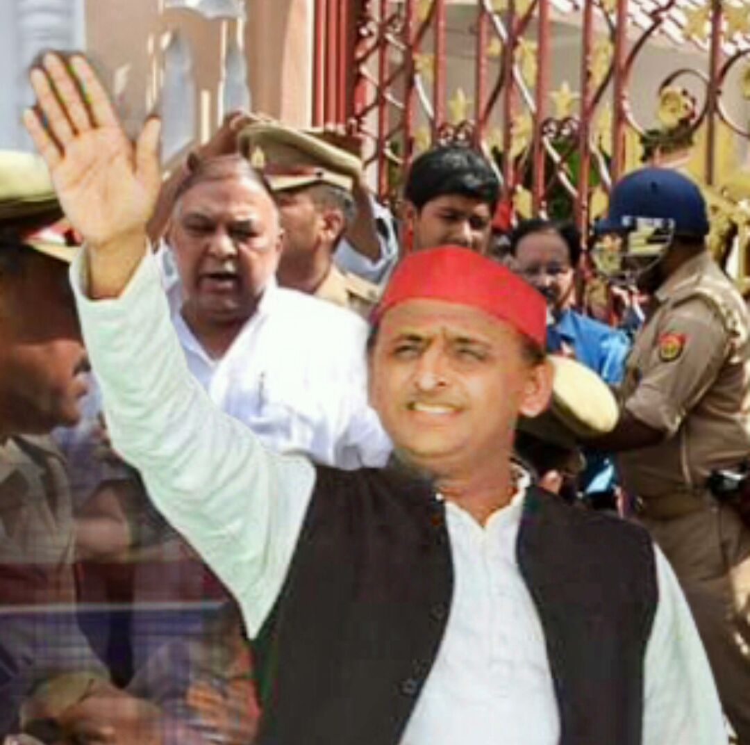 अखिलेश यादव का फरमान 1 अगस्त को रामपुर कूच करें अखिलेश यादव का फरमान 1 अगस्त को रामपुर कूच करें