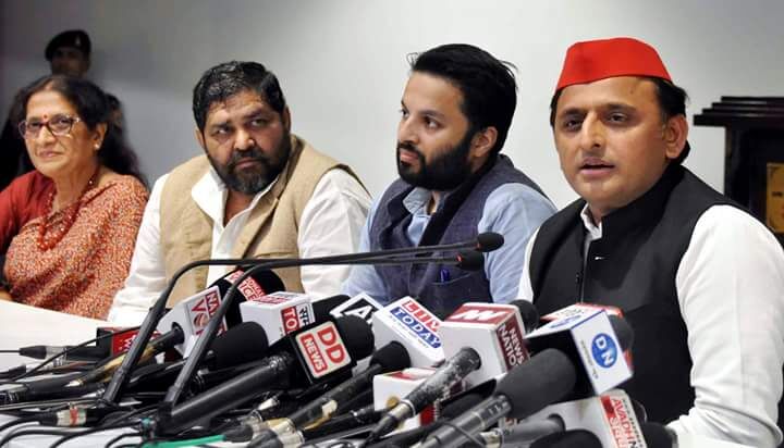 अंधेरे सियासी दौर में अखिलेश यादव एक उजाले की तरह है : प्रोफेसर अली खान