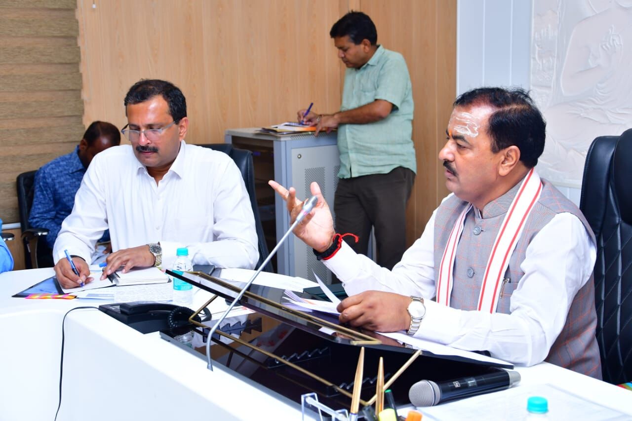 निर्धारित समय सीमा के अन्दर पूरे किये जाये निर्माण कार्य - केशव प्रसाद मौर्य निर्धारित समय सीमा के अन्दर पूरे किये जाये निर्माण कार्य - केशव प्रसाद मौर्य