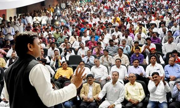 केन्द्र और राज्य सरकार की लचर नीतियों की वजह से बेकारी बढ़ती जा रही है :अखिलेश यादव