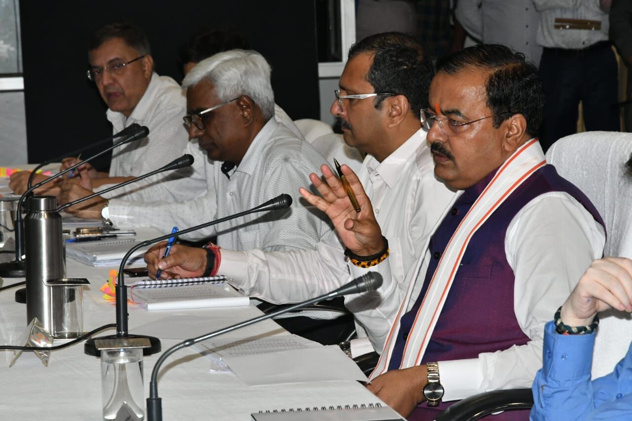 सिंगल यूज वेस्ट प्लास्टिक के उपयोग से मार्गो के नवीनीकरण/लेपन की अभिनव योजना की हुयी शुरूआत सिंगल यूज वेस्ट प्लास्टिक के उपयोग से मार्गो के नवीनीकरण/लेपन की अभिनव योजना की हुयी शुरूआत
