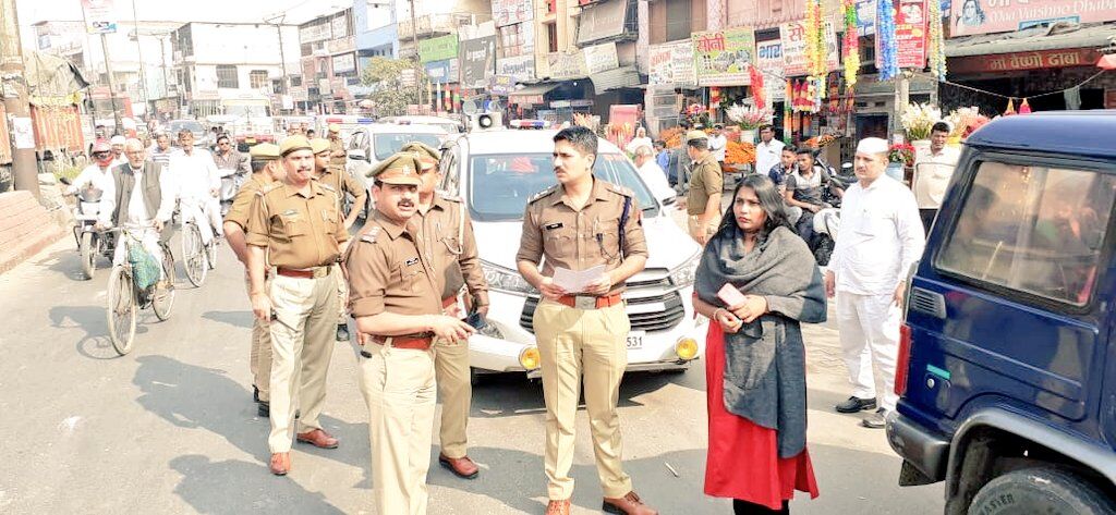 डीएम सैल्वा व एसएसपी अभिषेक यादव ने सर्तकता के दृष्टिगत मुजफ्फरनगर,खतौली,मीरापुर व जानसठ में किया फ्लैग मार्च डीएम सैल्वा व एसएसपी अभिषेक यादव ने सर्तकता के दृष्टिगत मुजफ्फरनगर,खतौली,मीरापुर व जानसठ में किया फ्लैग मार्च