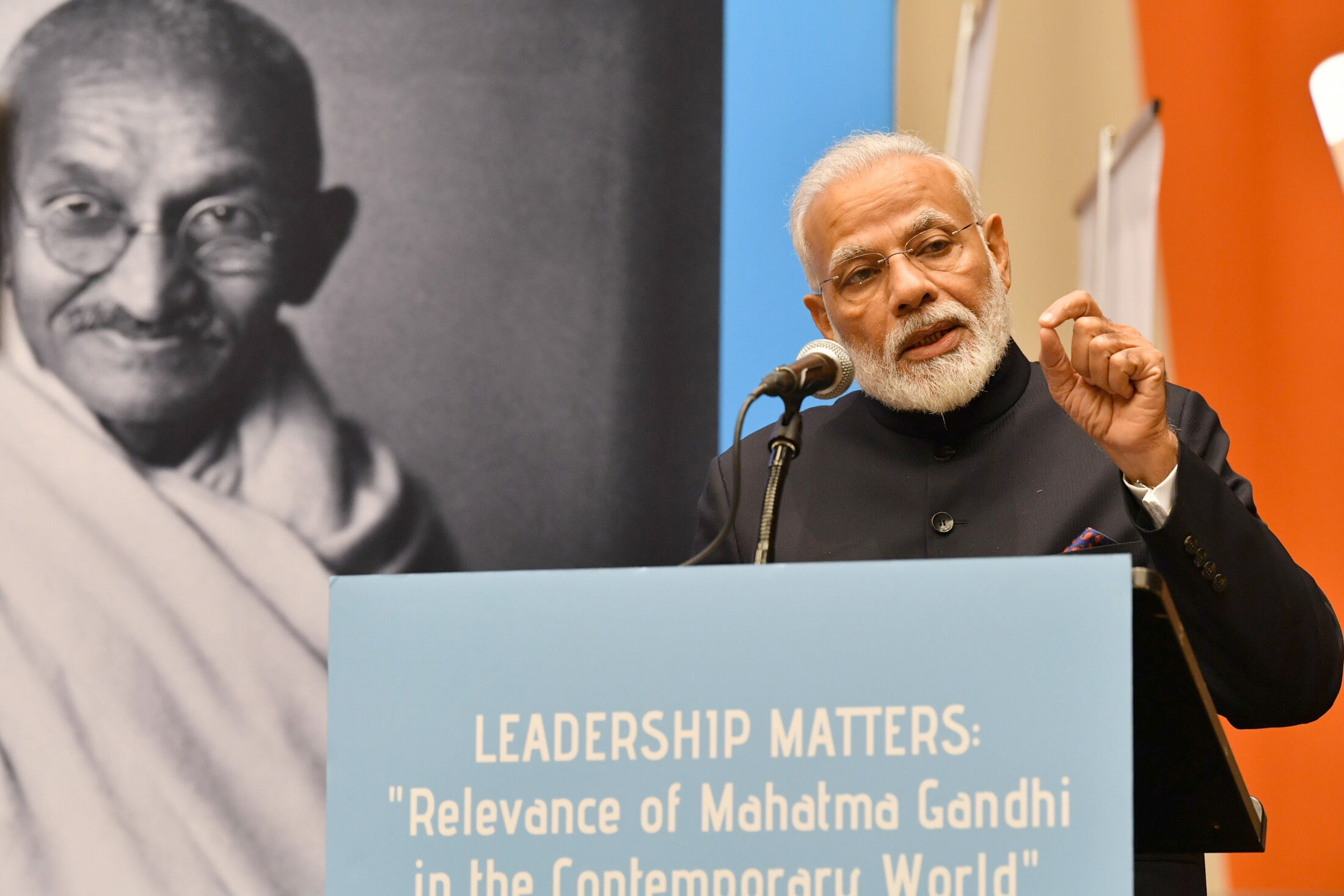महात्मा गांधी की आज के युग में प्रासंगिकता : नरेंद्र मोदी