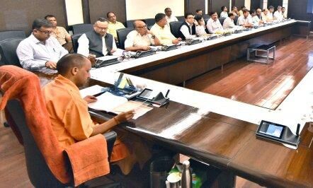 सड़क मरम्मत निर्माण  के कार्य के टेण्डरों की  ऑडिट/जांच  कराने के मुख्यमंत्री ने दिये निर्देश