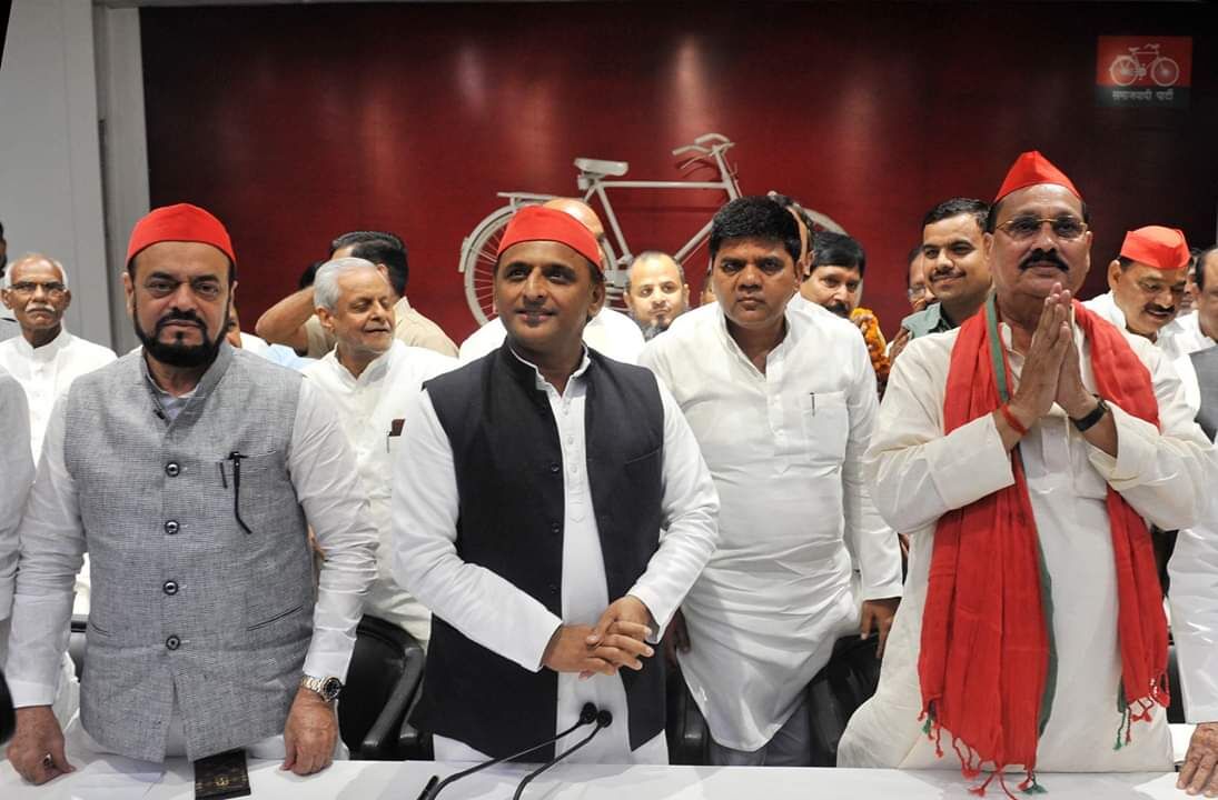 बसपा, कांग्रेस और भाजपा के कई वरिष्ठ नेताओं  ने एसपी की सदस्यता ग्रहण की