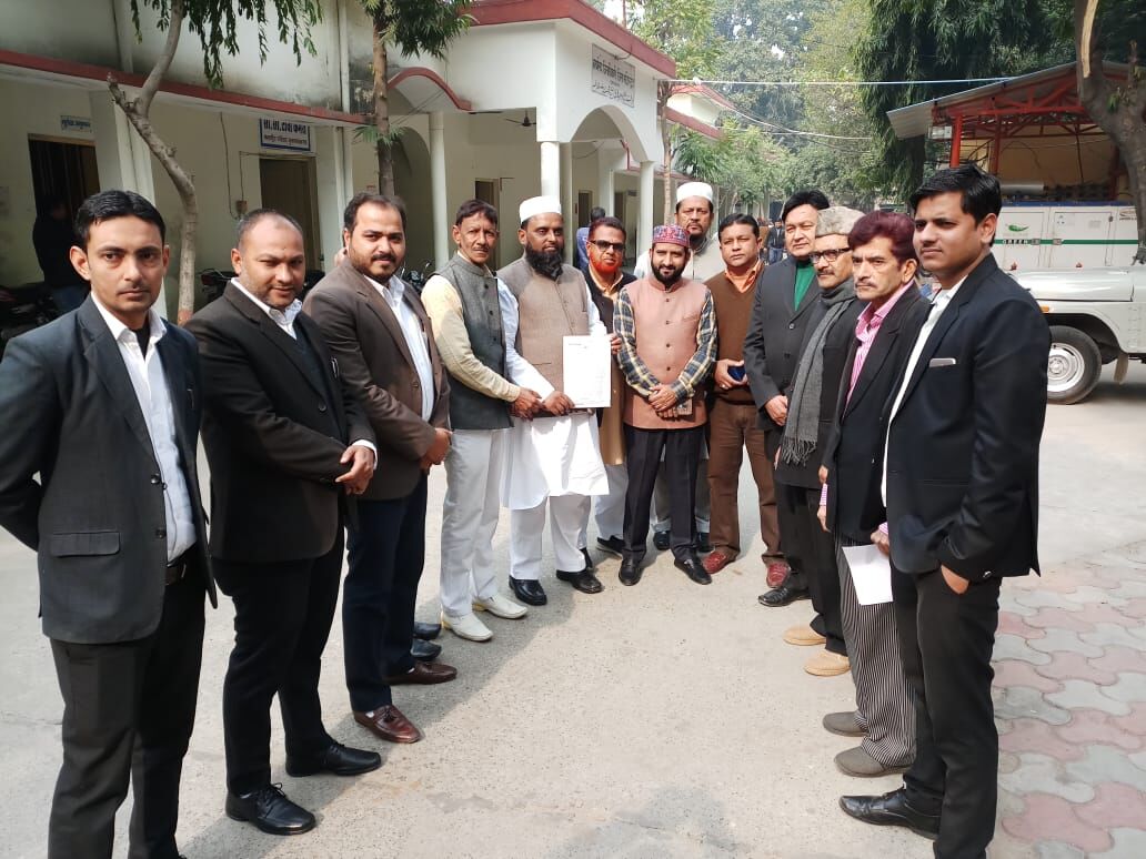 ऑल इंडिया मुत्ताहिदा महाज ने राष्ट्रपति के नाम डीएम को ज्ञापन सौंपा ऑल इंडिया मुत्ताहिदा महाज ने राष्ट्रपति के नाम डीएम को ज्ञापन सौंपा