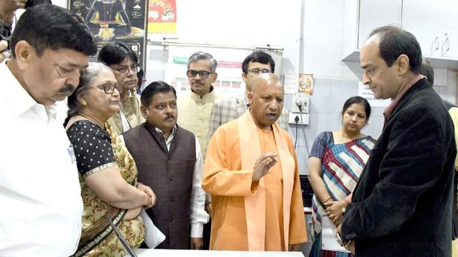 मुख्यमंत्री ने राज्य संक्रामक रोग नियंत्रण कक्ष का किया निरीक्षण मुख्यमंत्री ने राज्य संक्रामक रोग नियंत्रण कक्ष का किया निरीक्षण