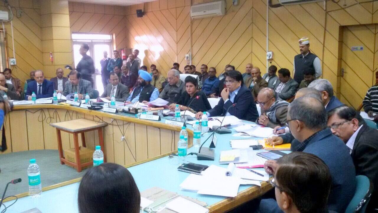 15 दिन के अन्दर सभी नहरों में पानी की सप्लाई की जाय सिल्ट सफाई का निरीक्षण ड्रोन कैमरे से किया जाय : धर्मपाल सिंह