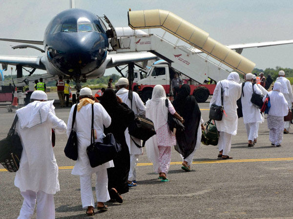 300 हज यात्री रात्रि 09ः25 पर रवाना होंगे