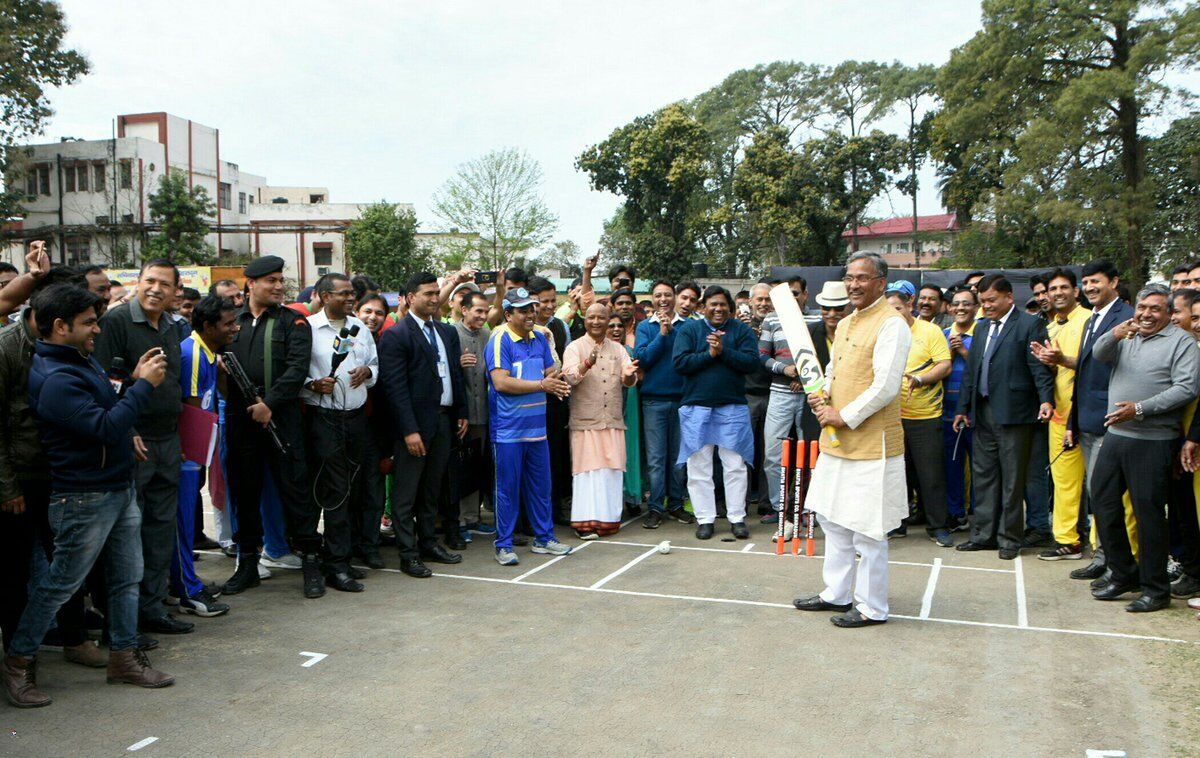 त्रिवेन्द्र सिंह रावत ने  सचिवालय क्रिकेट क्लब द्वारा आयोजित 6वीं अन्तर्विभागीय क्रिकेट प्रतियोगिता का उद्घाटन किया।