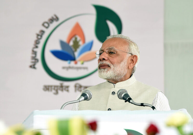 सरकार प्रत्‍येक जिले में एक आयुर्वेद अस्‍पताल की स्‍थापना करने की दिशा में कार्य कर रही है :  नरेन्‍द्र मोदी
