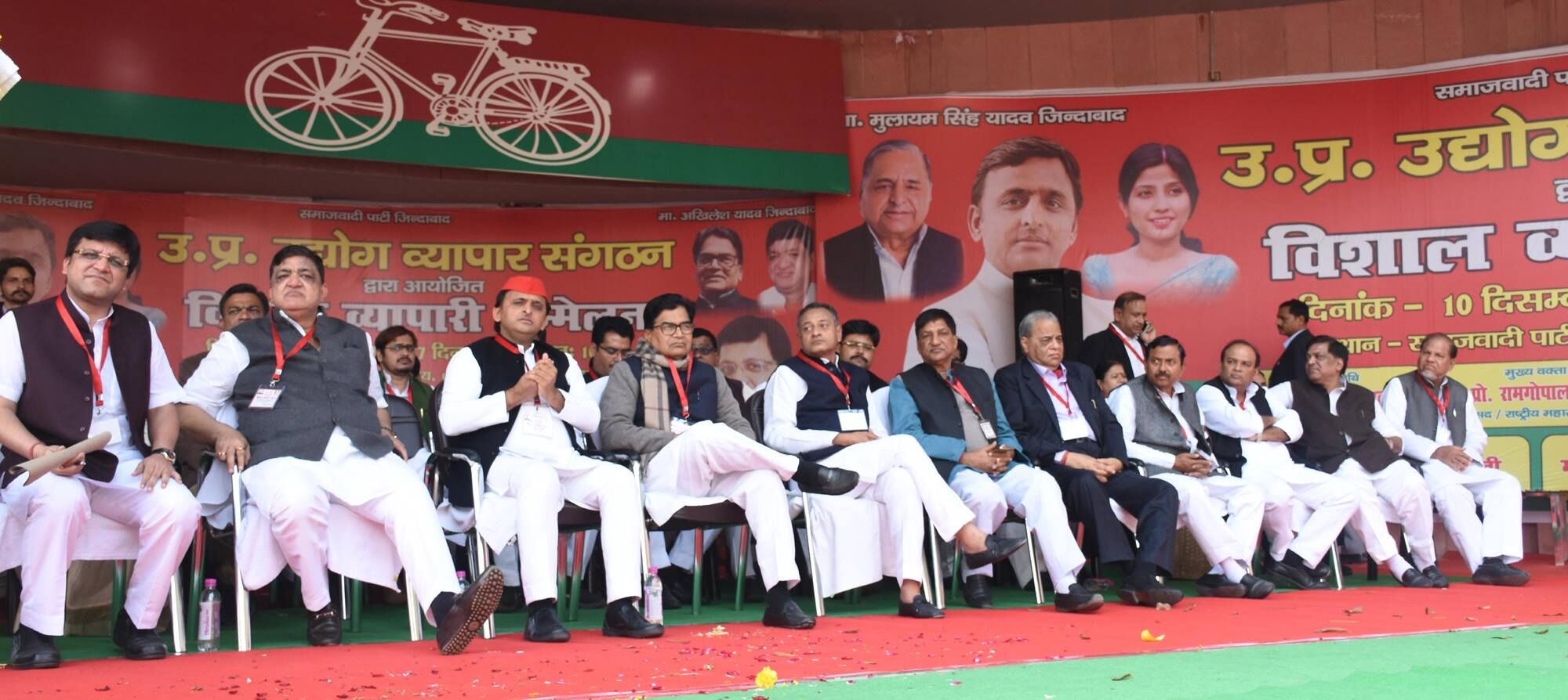 समाजवादी पार्टी व्यापारियों की हित चिंतक है :अखिलेश यादव