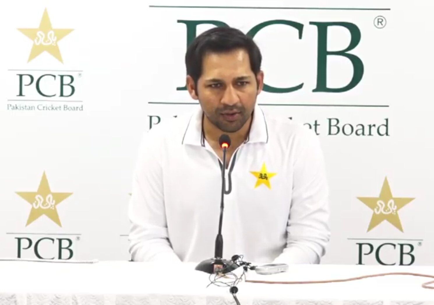 पाकिस्तान क्रिकेट बोर्ड ने छीनी सरफराज अहमद से टेस्ट टीम की कप्तानी