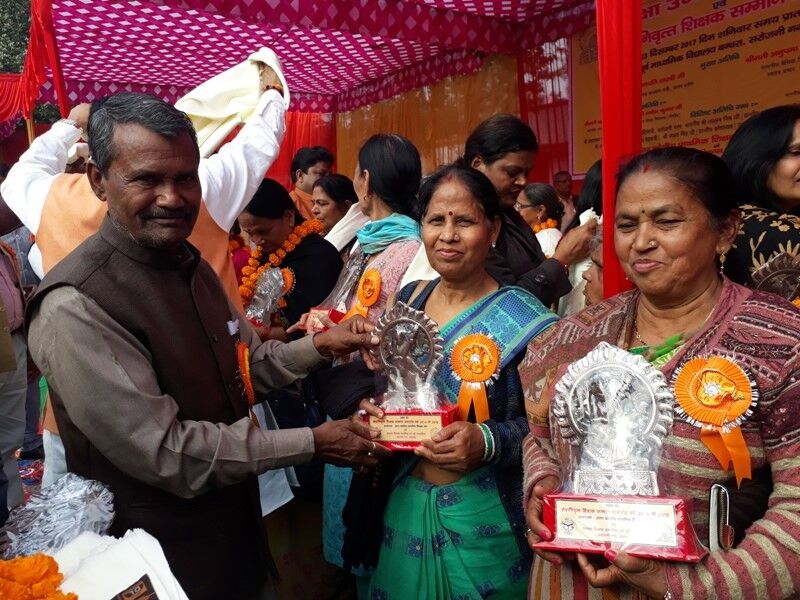 शिक्षक/शिक्षिकाएं पूरी जिम्मेदारी से बच्चों को शिक्षा दें : समाज कल्याण मंत्री  रमापति शास्त्री