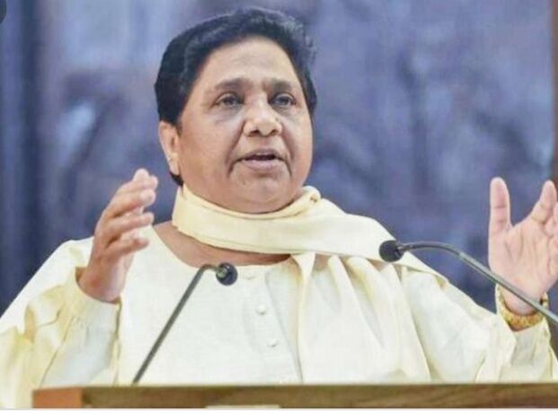 आजम खान सभी महिलाओं से मांगे माफी : मायावती