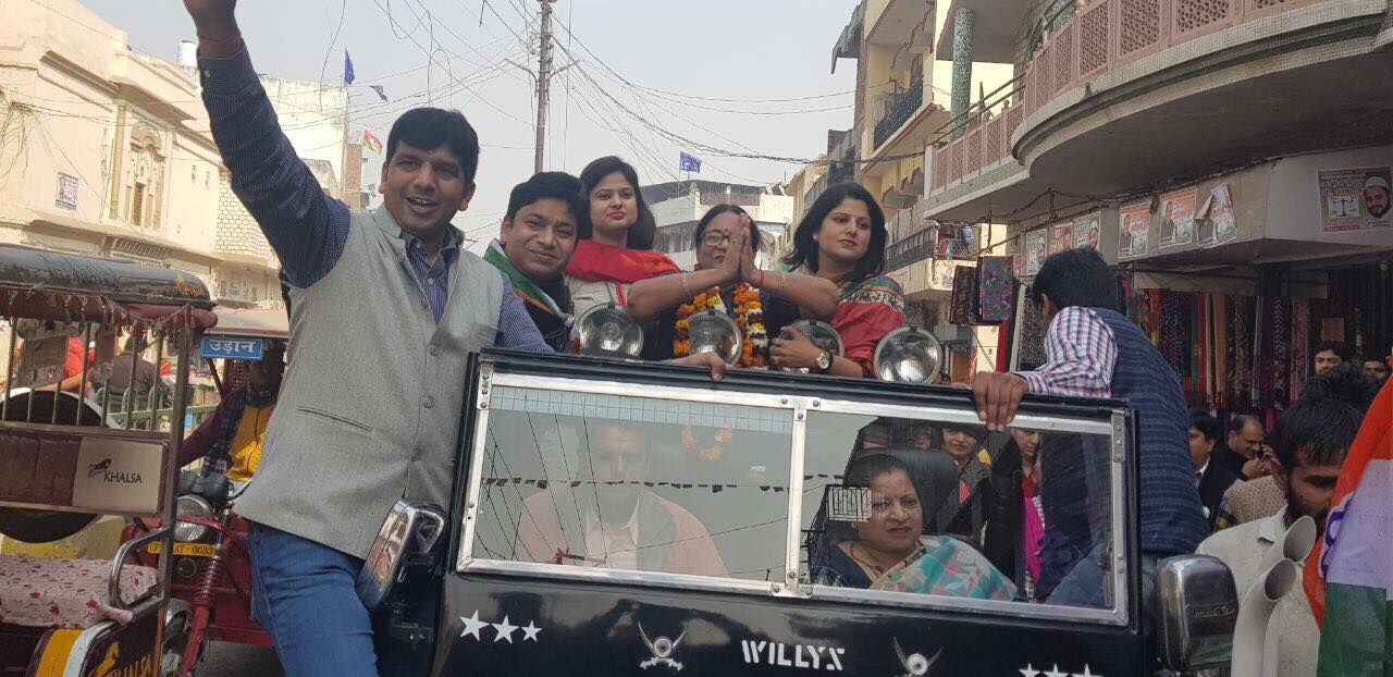 मुज़फ्फरनगर नगर पालिका अध्यक्ष पद की कांग्रेस उम्मीदवार अंजू अग्रवाल का खालापार मुस्लिम बहुल इलाके मे ज़ोरदार स्वागत