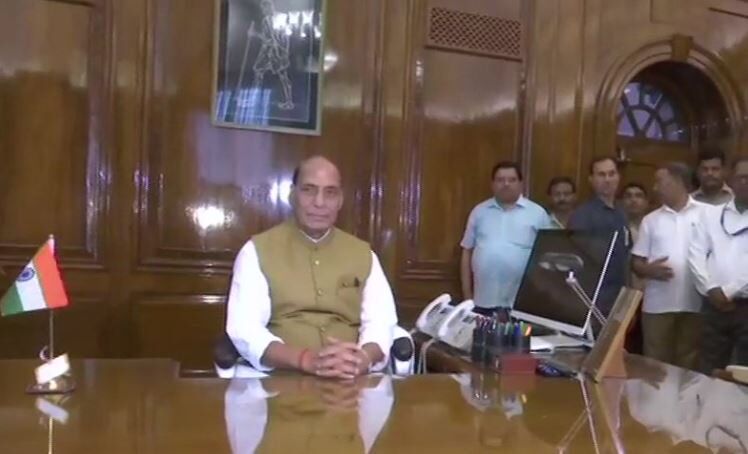 राजनाथ सिंह ने विधिवत रूप से सम्भाला भारत के रक्षामंत्री का पद भार राजनाथ सिंह ने विधिवत रूप से सम्भाला भारत के रक्षामंत्री का पद भार