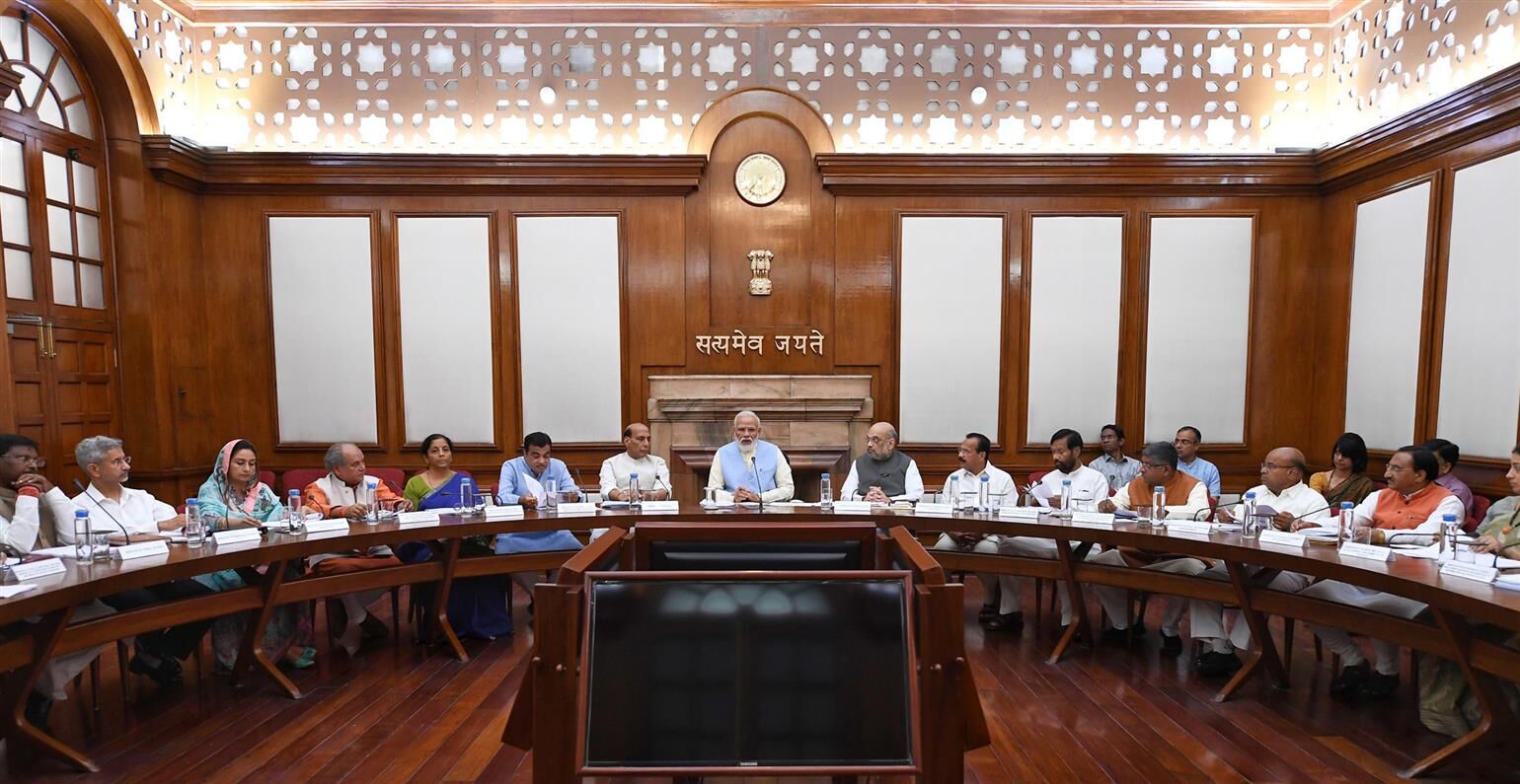 सार्वजनिक परिसरों पर अवैध रूप से कब्जा जमाए बैठे लोगों पर कड़ी कार्रवाई