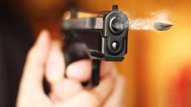 शातिर अपराधी को पुलिस ने मुठभेड़ के बाद दबोचा शातिर अपराधी को पुलिस ने मुठभेड़ के बाद दबोचा