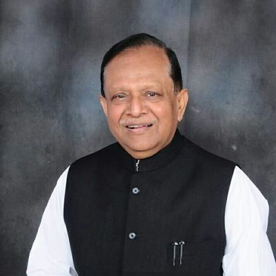 अधिकारी टीम भावना से ग्राम्य विकास विभाग की योजनाओं को करें लागू