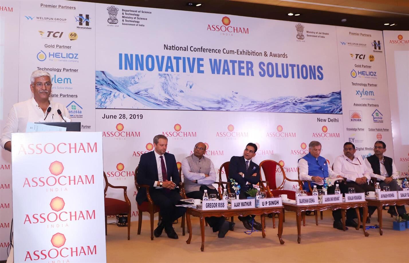 नमामि गंगे के तहत आज यमुना के 8 घाटों पर क्लीनेथॉन नमामि गंगे के तहत आज यमुना के 8 घाटों पर क्लीनेथॉन
