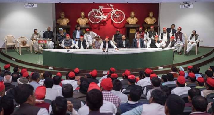 भाजपा की वजह से सामाजिक सद्भाव बिगड़ रहा है : अखिलेश यादव