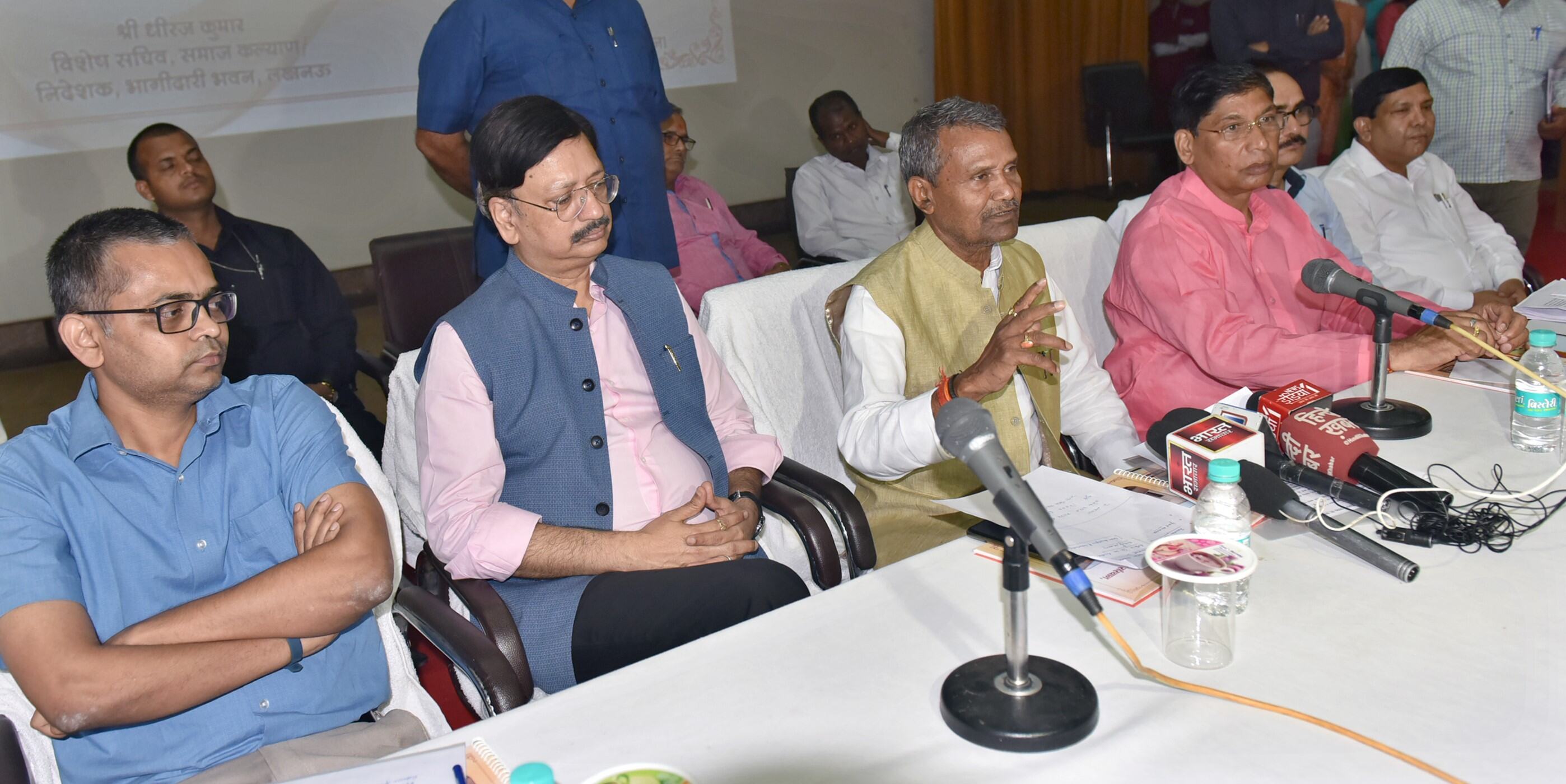 छात्रों को कोचिंग के दौरान सभी आवश्यक सुविधायें उपलब्ध करायी जाये : रमापति शास्त्री