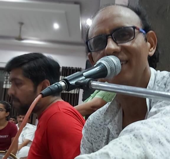 आर्ट आफ लिंविग संत्सग में भजनो पर नाचे श्रद्धालू