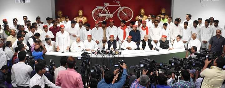 सांप्रदायिक ताकतों को रोकने और व्यवस्था में परिवर्तन लाने का काम नौजवान ही कर सकता है : अखिलेश यादव
