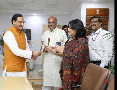 सबसे पहली स्वच्छता, फाइल्स को समय पर निस्तारित करना - डॉ. रमेश पोखरियाल निशंक सबसे पहली स्वच्छता, फाइल्स को समय पर निस्तारित करना - डॉ. रमेश पोखरियाल निशंक