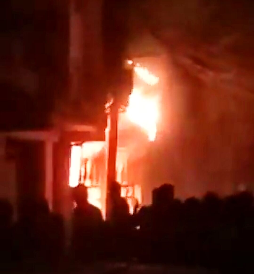 साउथ दिल्ली के ज़ाकिर नगर इलाके में बहुमंजिला इमारत में भीषण आग, 6 लोगों की मौत 11 गंभीर ज़ख्मी
