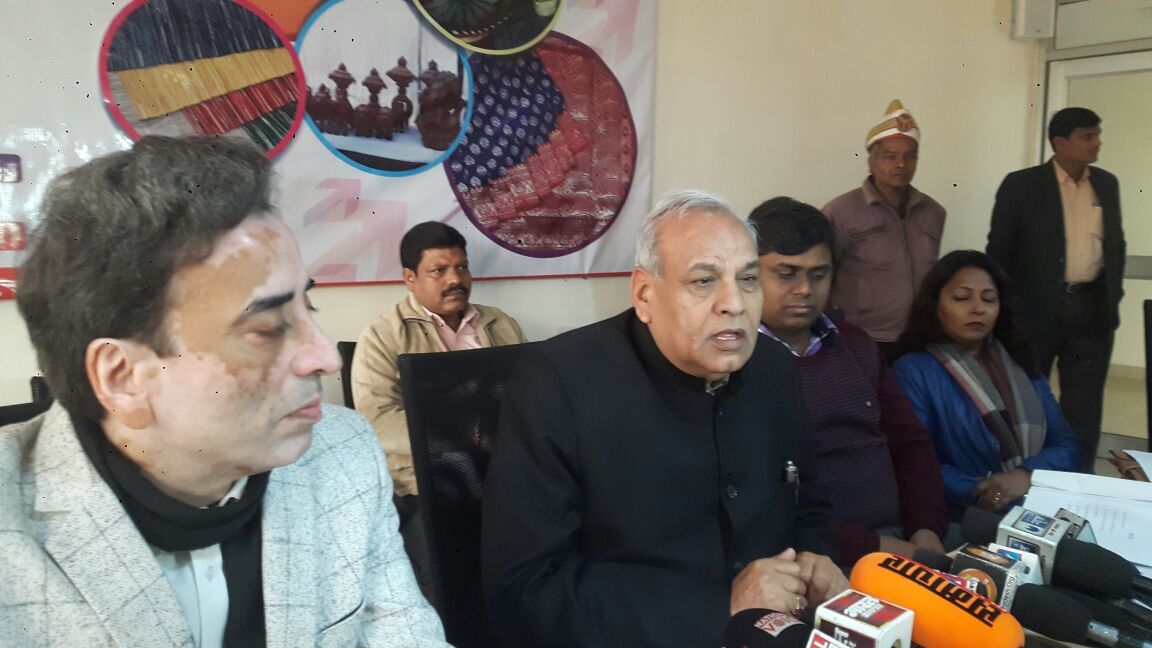 एक जनपद एक उत्पाद फेयर में प्रदेश के प्रत्येक जनपद से ओ.डी.ओ.पी. योजनान्तर्गत चिन्हित उत्पाद के प्रदर्शन एवं बिक्री की व्यवस्था की गयी है :सत्यदेव पचौरी