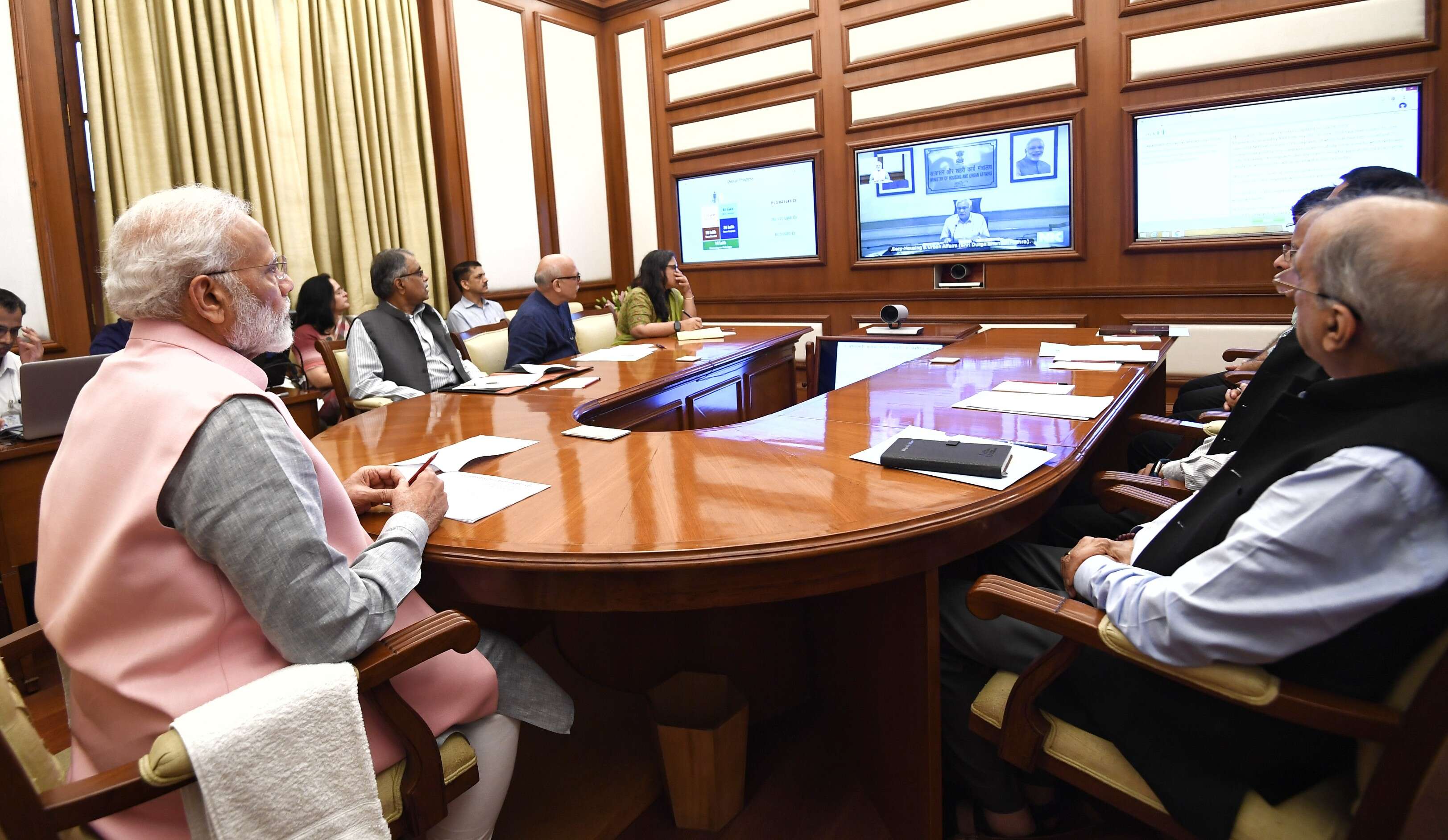 प्रधानमंत्री ने आयुष्मान भारत और सुगम भारत योजनाओं की प्रगति की समीक्षा की