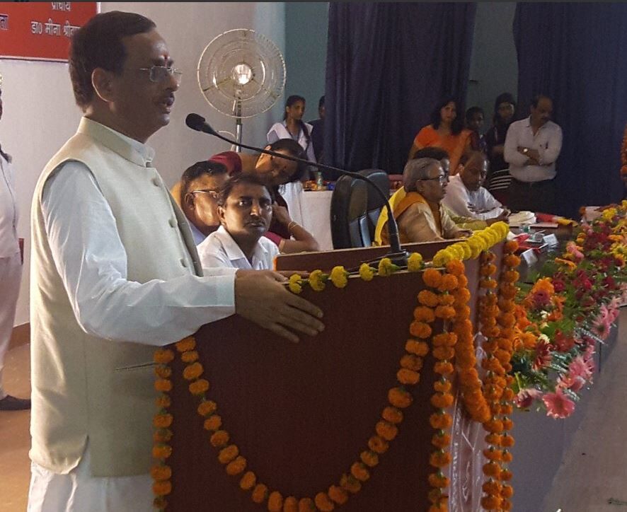कड़ी मेहनत, लगन एवं आत्मविश्वास के बल पर कोई भी लक्ष्य हासिल किया जा सकता है : डा0 दिनेश शर्मा
