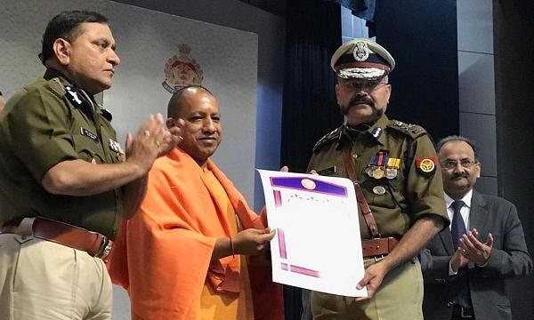 प्रशांत की पुलिस का अल्टीमेटम, मेरठ ज़ोन में क्रिमनलों की NO ENTRY, अब तक 61 प्रशांत की पुलिस का अल्टीमेटम, मेरठ ज़ोन में क्रिमनलों की NO ENTRY, अब तक 61