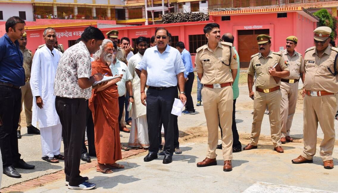 मुख्यमंत्री के प्रस्तावित दौरे के मद्देनजर जिलाधिकारी, एसएसपी ने अधिकारियेां के साथ किया शुक्रताल का निरीक्षण