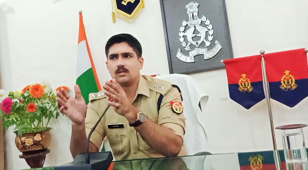 ERSS-112 Helpline पर एसएसपी अभिषेक यादव की प्रेसवार्ता
