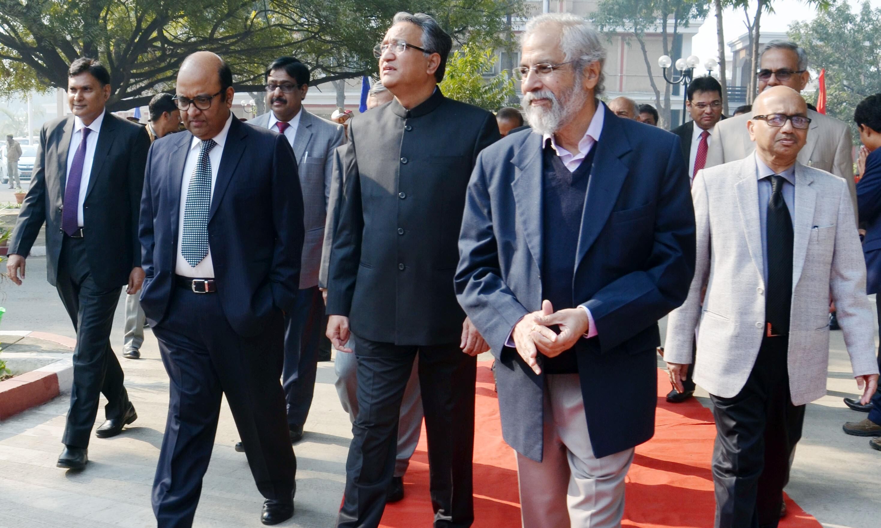 ई-कोर्ट के माध्यम से उन नागरिकों को एक अवसर मिलता है जो दुर्गम इलाकों में निवास करते हैं : न्यायमूर्ति ए.एम. खानविलकर ई-कोर्ट के माध्यम से उन नागरिकों को एक अवसर मिलता है जो दुर्गम इलाकों में निवास करते हैं : न्यायमूर्ति ए.एम. खानविलकर