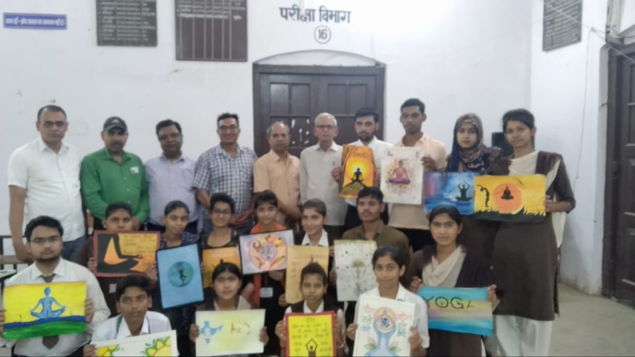 चित्रकला-श्लोगन प्रतियोगिता में सौरव व हर्ष आर्यन अव्वल