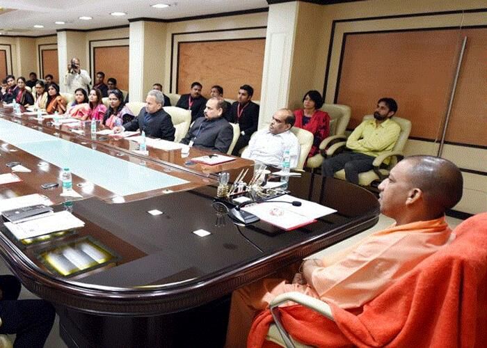 पी0सी0एस0 अधिकारी प्रशासनिक व्यवस्था की रीढ़ हैं: योगी आदित्यनाथ
