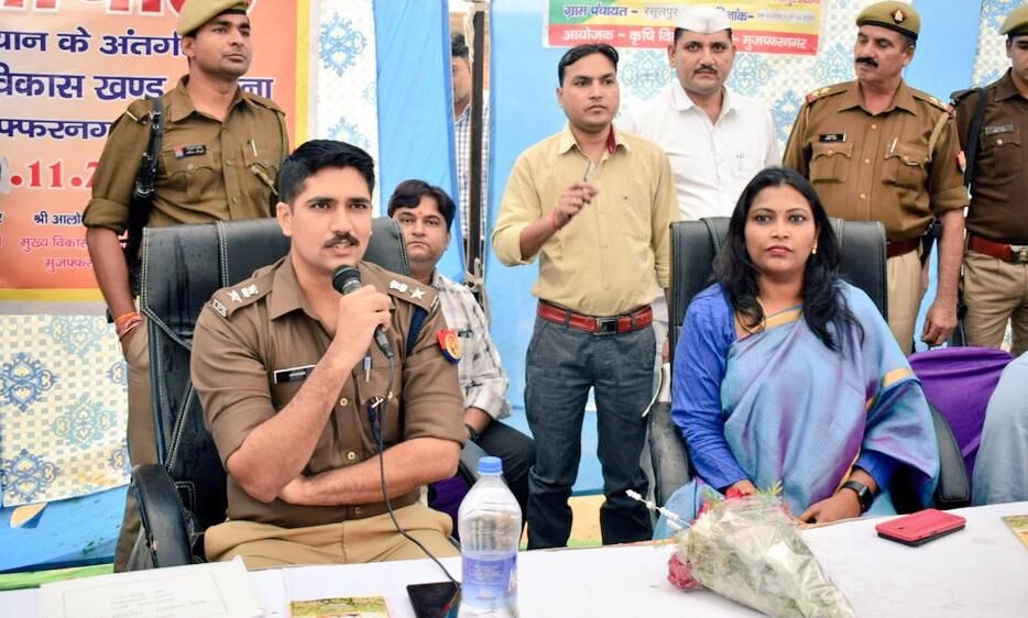 डीएम सेल्वा व एसएसपी अभिषेक ने बुढ़ाना व शाहपुर के सभी समुदाय के गणमान्य व्यक्तियों के साथ शांति समिति की बैठक की डीएम सेल्वा व एसएसपी अभिषेक ने बुढ़ाना व शाहपुर के सभी समुदाय के गणमान्य व्यक्तियों के साथ शांति समिति की बैठक की